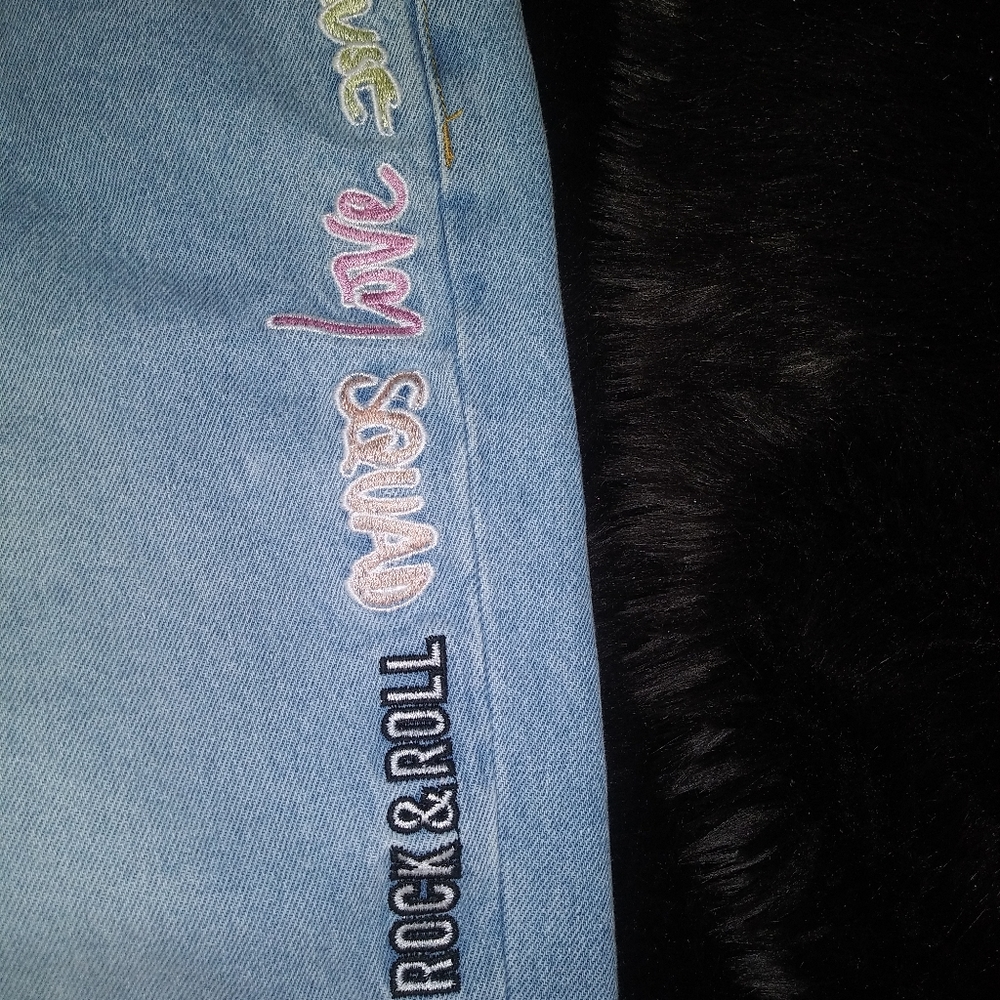 Denim - Picture 8 of 9